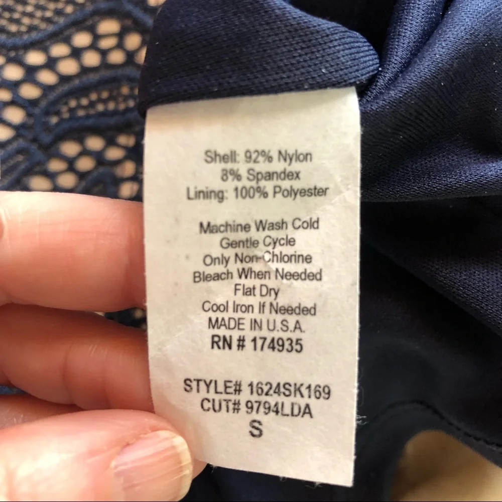 ⭐️ Renee C Adalyn Lace Skirt Navy Stitch Fix Size: Small